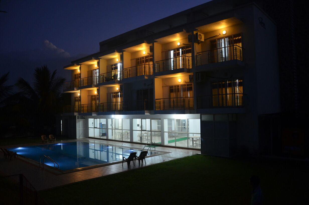 Nilaya Beach Resort Alibág Kültér fotó